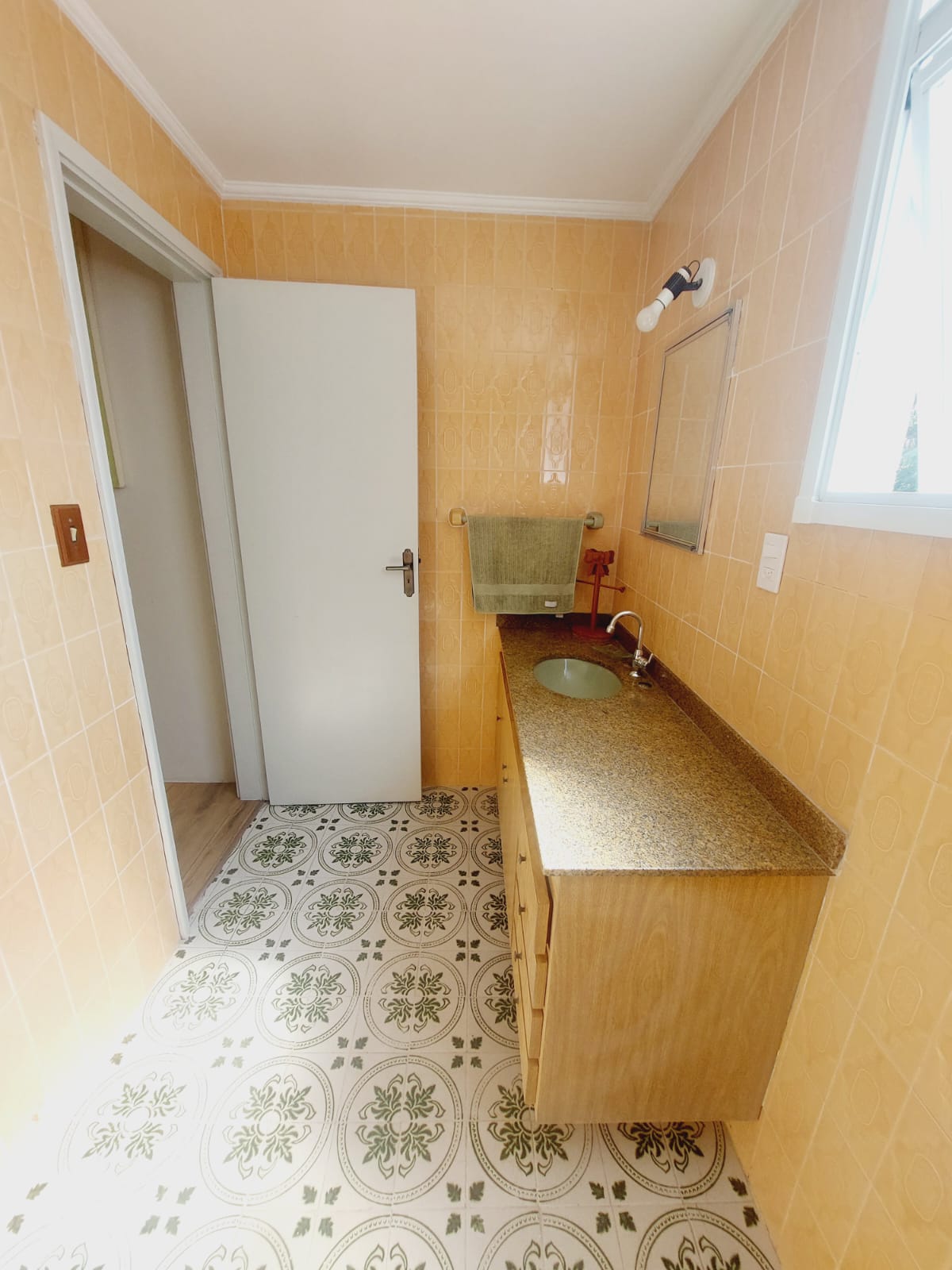 Foto do Imóvel - Apartamento 03 dorms c/ dep. e garagem fechada