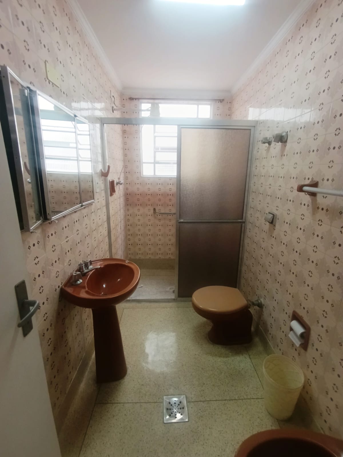 Foto do Imóvel - Apartamento 03 dorms + dep. e garagem fechada no Macuco em Santos/SP