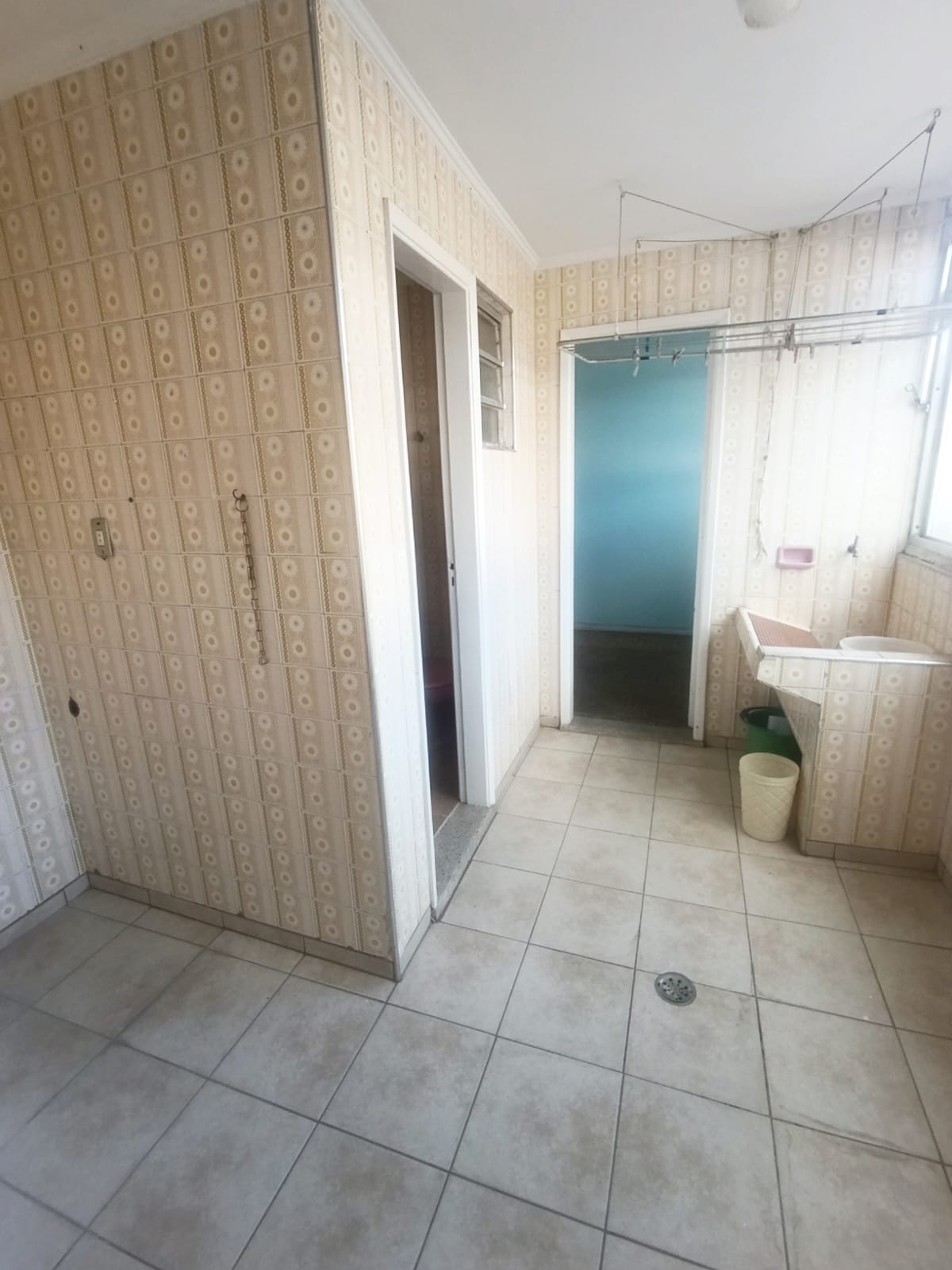 Foto do Imóvel - Apartamento 03 dorms + dep. e garagem fechada no Macuco em Santos/SP
