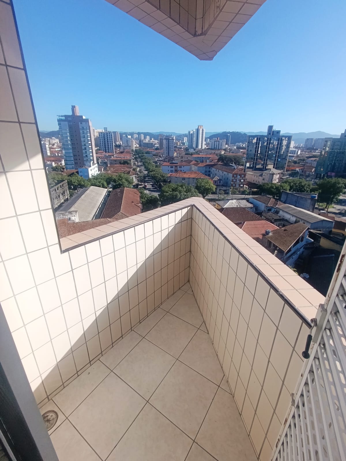 Foto do Imóvel - Oportunidade 02 dorms com elevador e Vaga no Embaré em Santos/SP