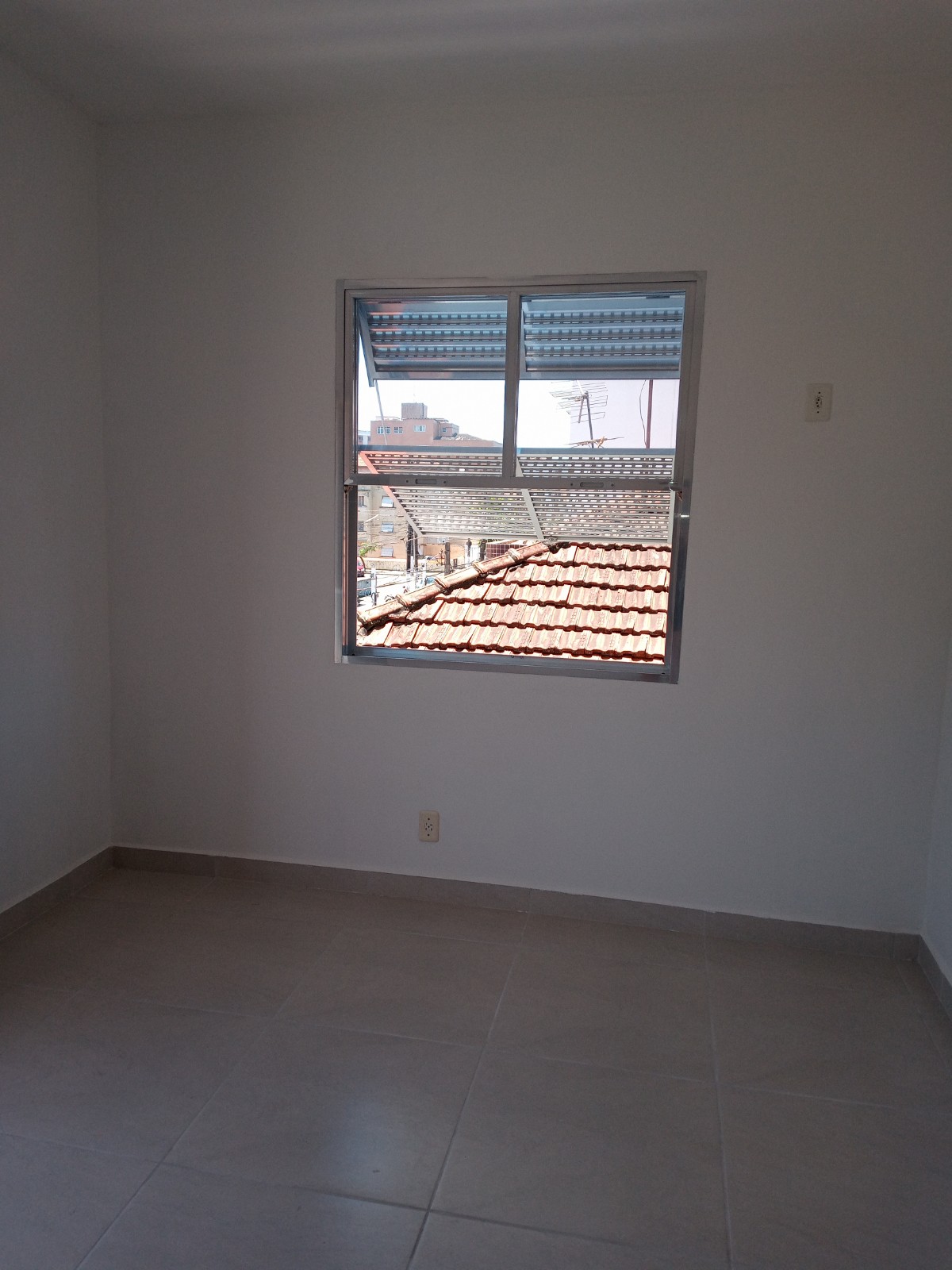 Foto do Imóvel - OPORTUNIDADE 02 DORMS C/ SACADA NO EMBARÉ EM SANTOS/SP