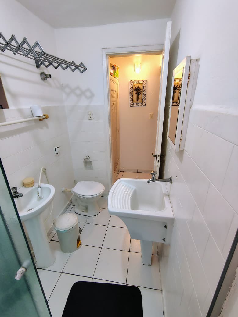 Foto do Imóvel - 01 DORM NO GONZAGA COM VISTA LATERAL EM SANTOS/SP