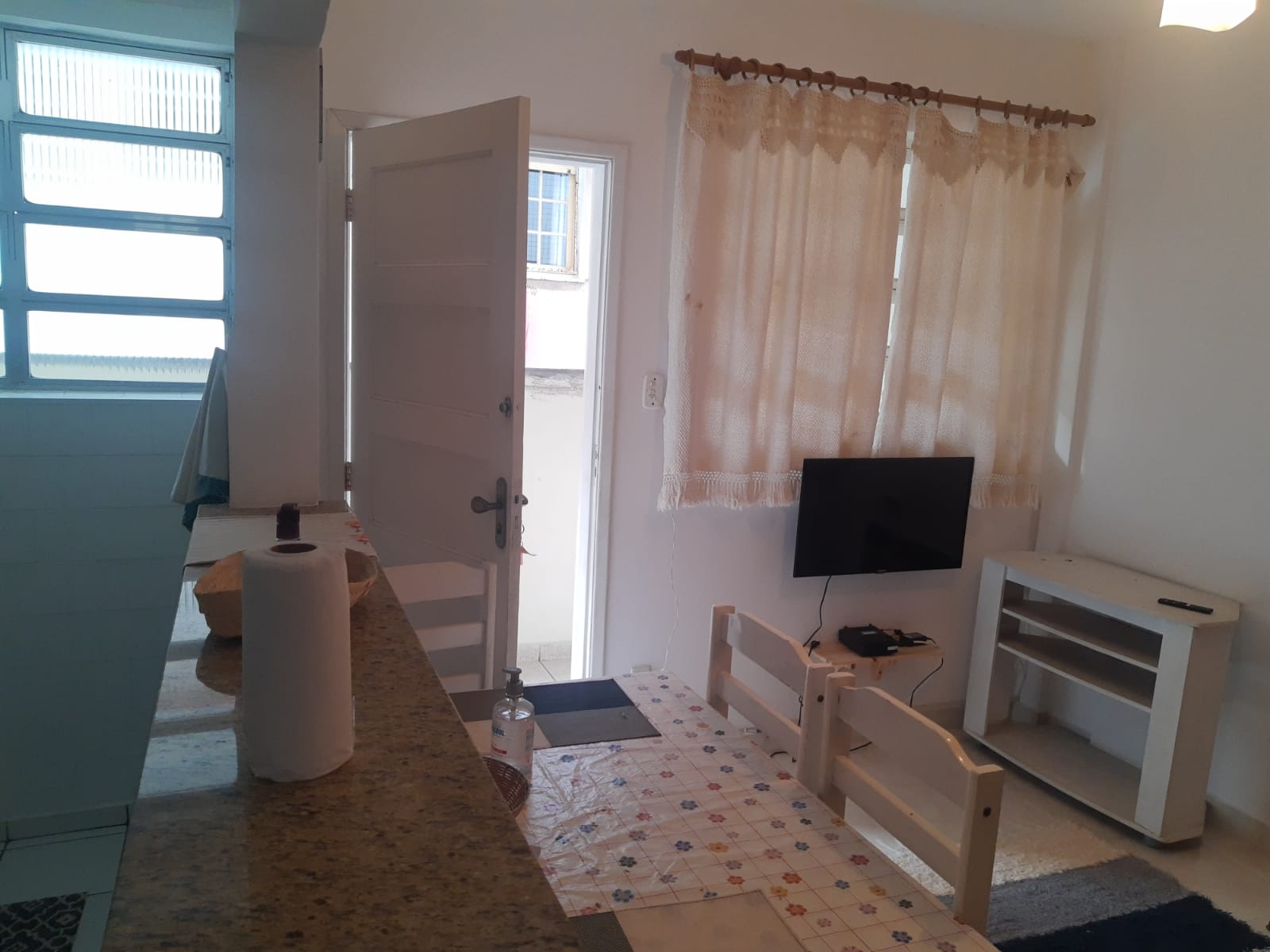 Foto do Imóvel - 01 DORM NO GONZAGA COM VISTA LATERAL EM SANTOS/SP