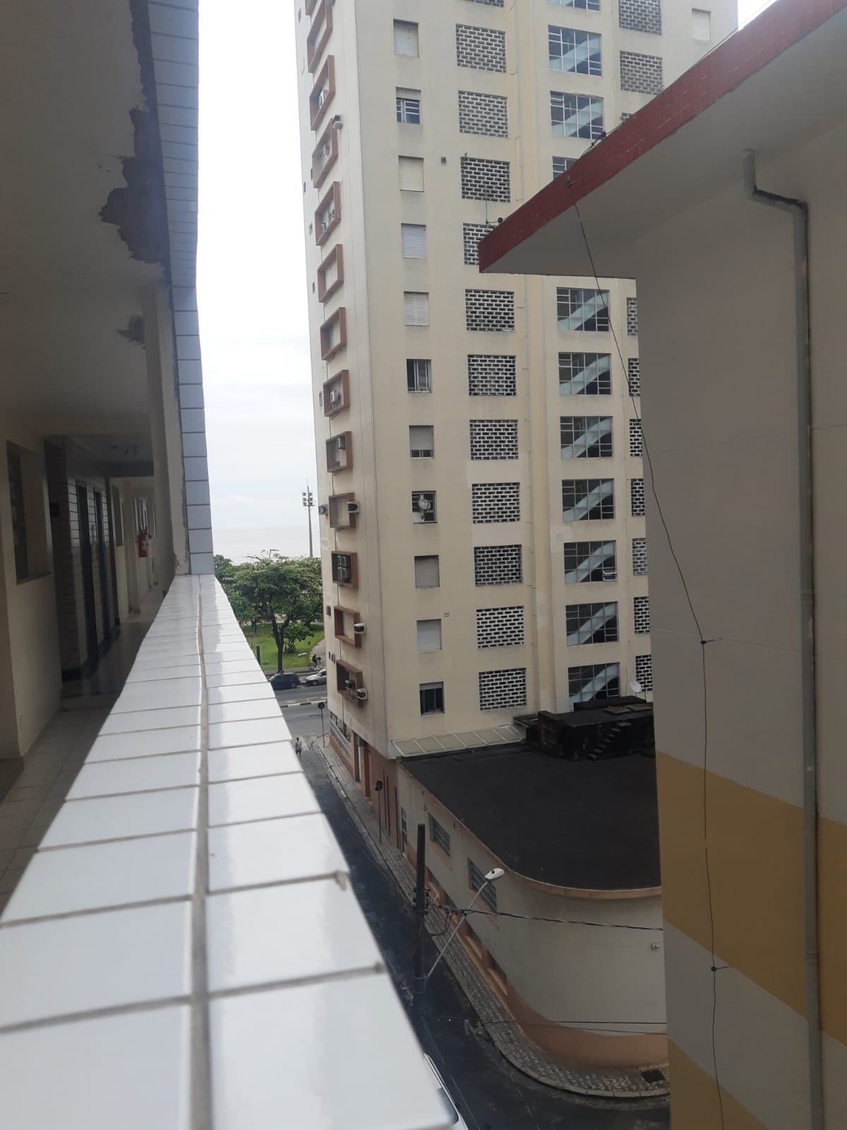 Foto do Imóvel - 01 DORM NO GONZAGA COM VISTA LATERAL EM SANTOS/SP