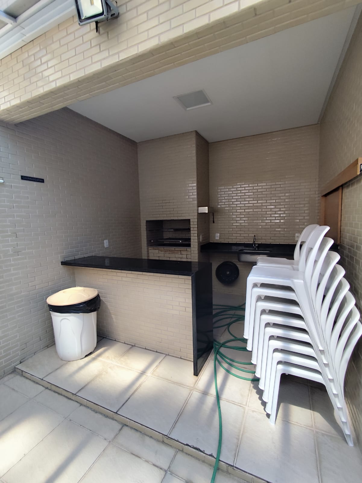 Foto do Imóvel - Lindo Apto. 03 dorms + dep. completa e lazer na Pompeia em santos/SP