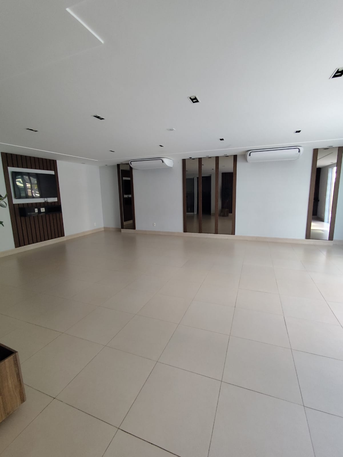 Foto do Imóvel - Lindo Apto. 03 dorms + dep. completa e lazer na Pompeia em santos/SP