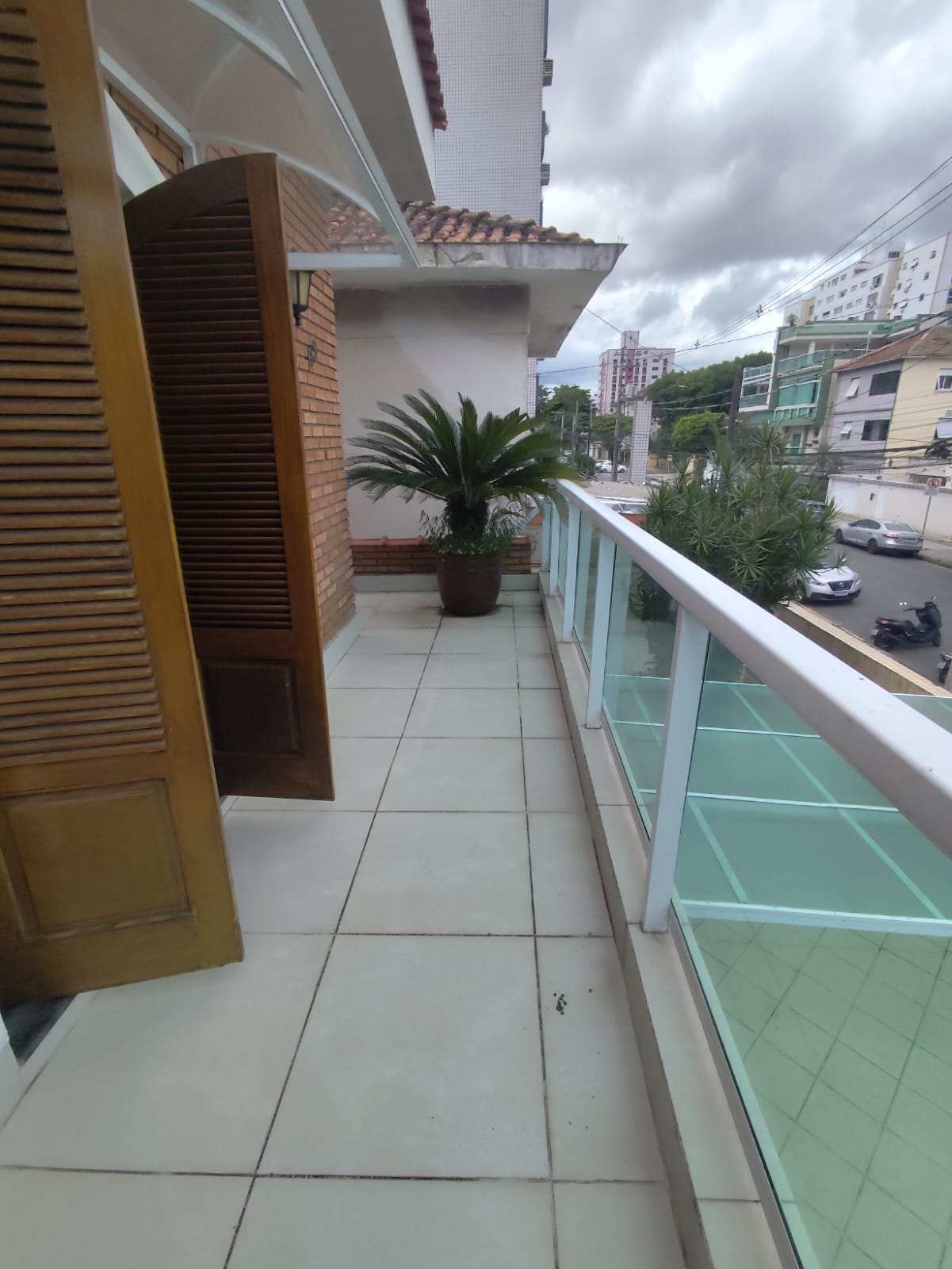 Foto do Imóvel - LINDA CASA 06 DORMS COM LAZER NO EMBARÉ EM SANTOS/SP