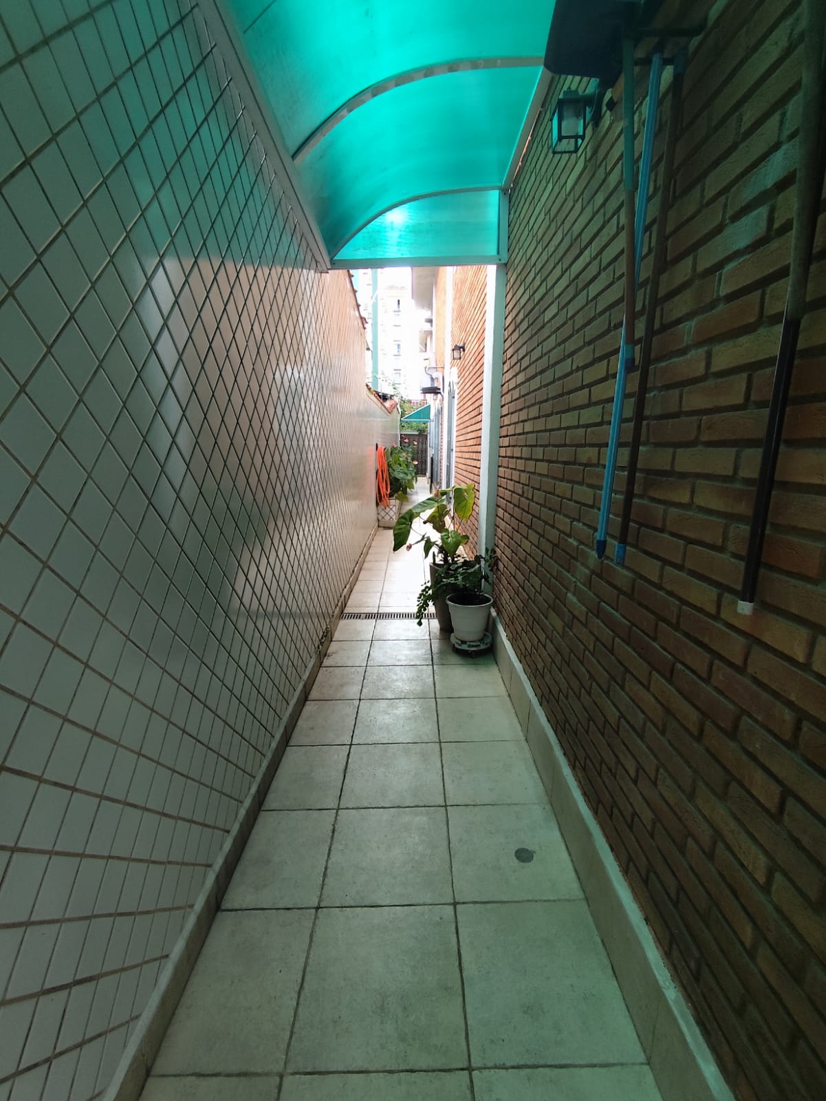 Foto do Imóvel - LINDA CASA 06 DORMS COM LAZER NO EMBARÉ EM SANTOS/SP