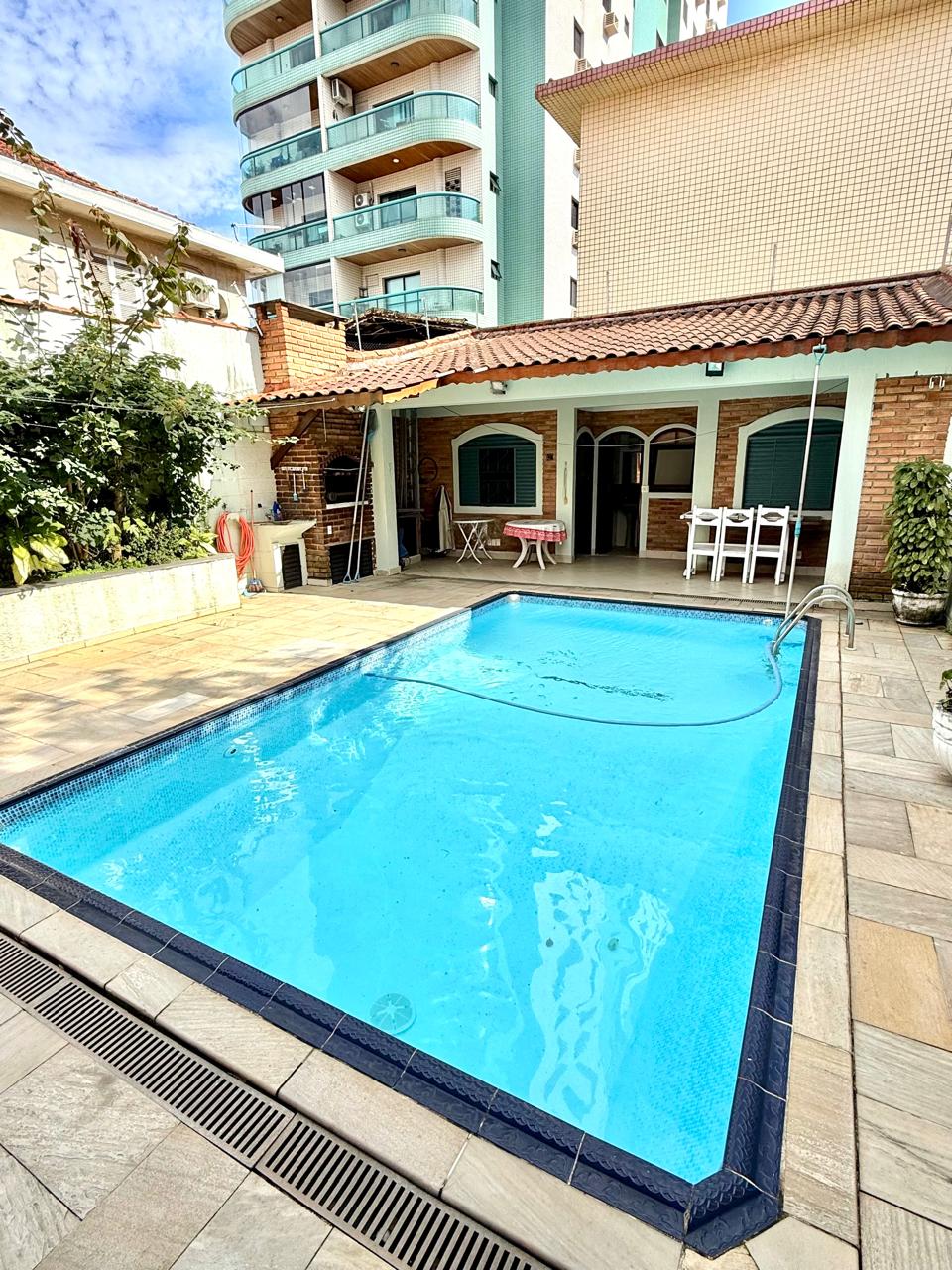 Foto do Imóvel - LINDA CASA 06 DORMS COM LAZER NO EMBARÉ EM SANTOS/SP