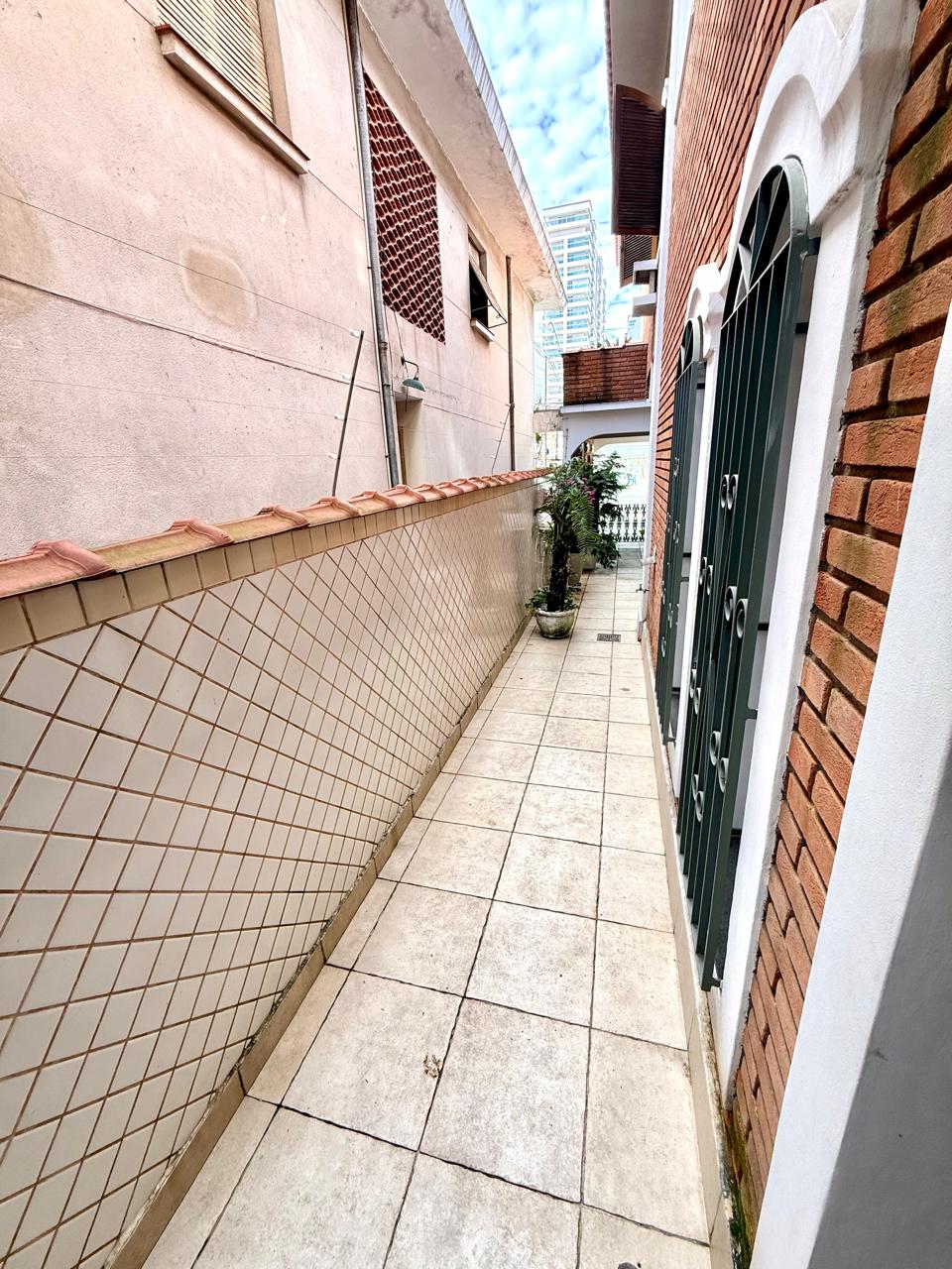 Foto do Imóvel - LINDA CASA 06 DORMS COM LAZER NO EMBARÉ EM SANTOS/SP