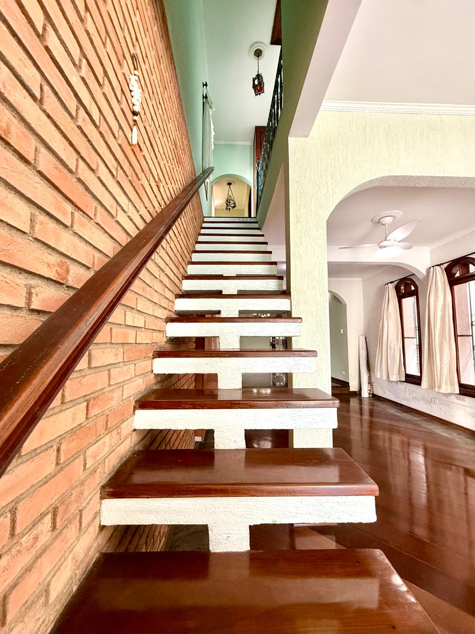 Foto do Imóvel - LINDA CASA 06 DORMS COM LAZER NO EMBARÉ EM SANTOS/SP