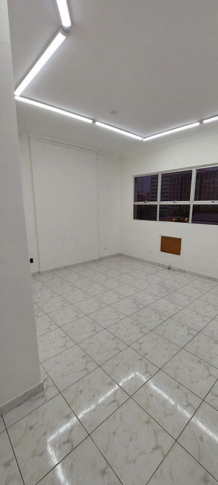Foto do Imóvel - Sala Comercial com 03 salas em excelente ponto em Santos/SP