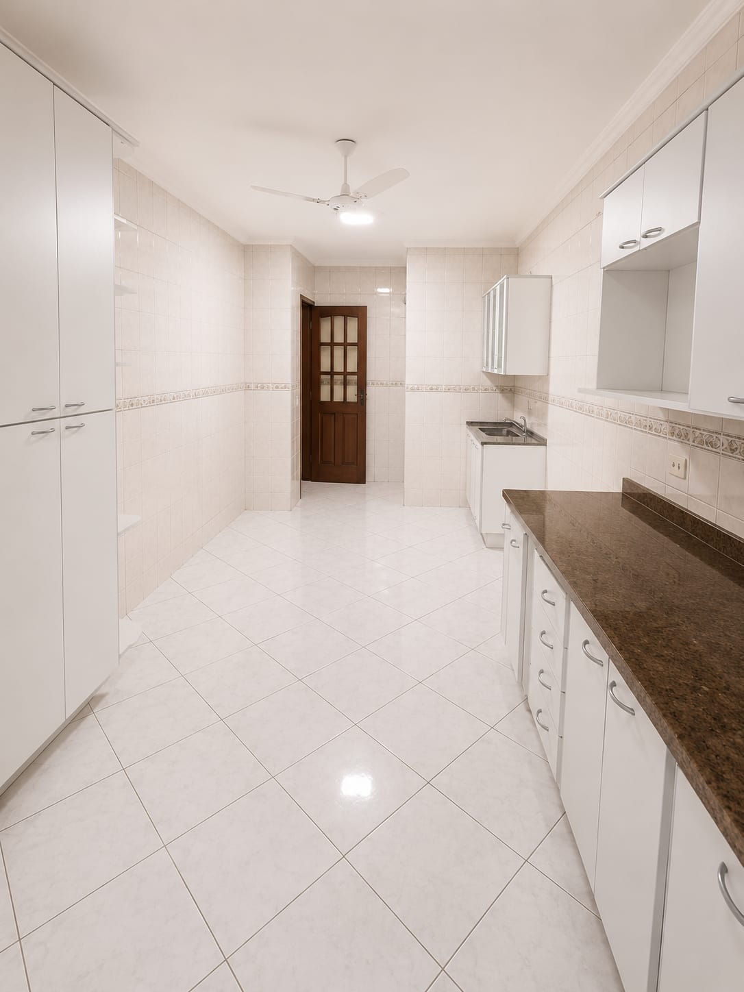 Foto do Imóvel - Lindo apartamento 03 dorms com garagem fechada e elevador no Embaré em Santos/SP