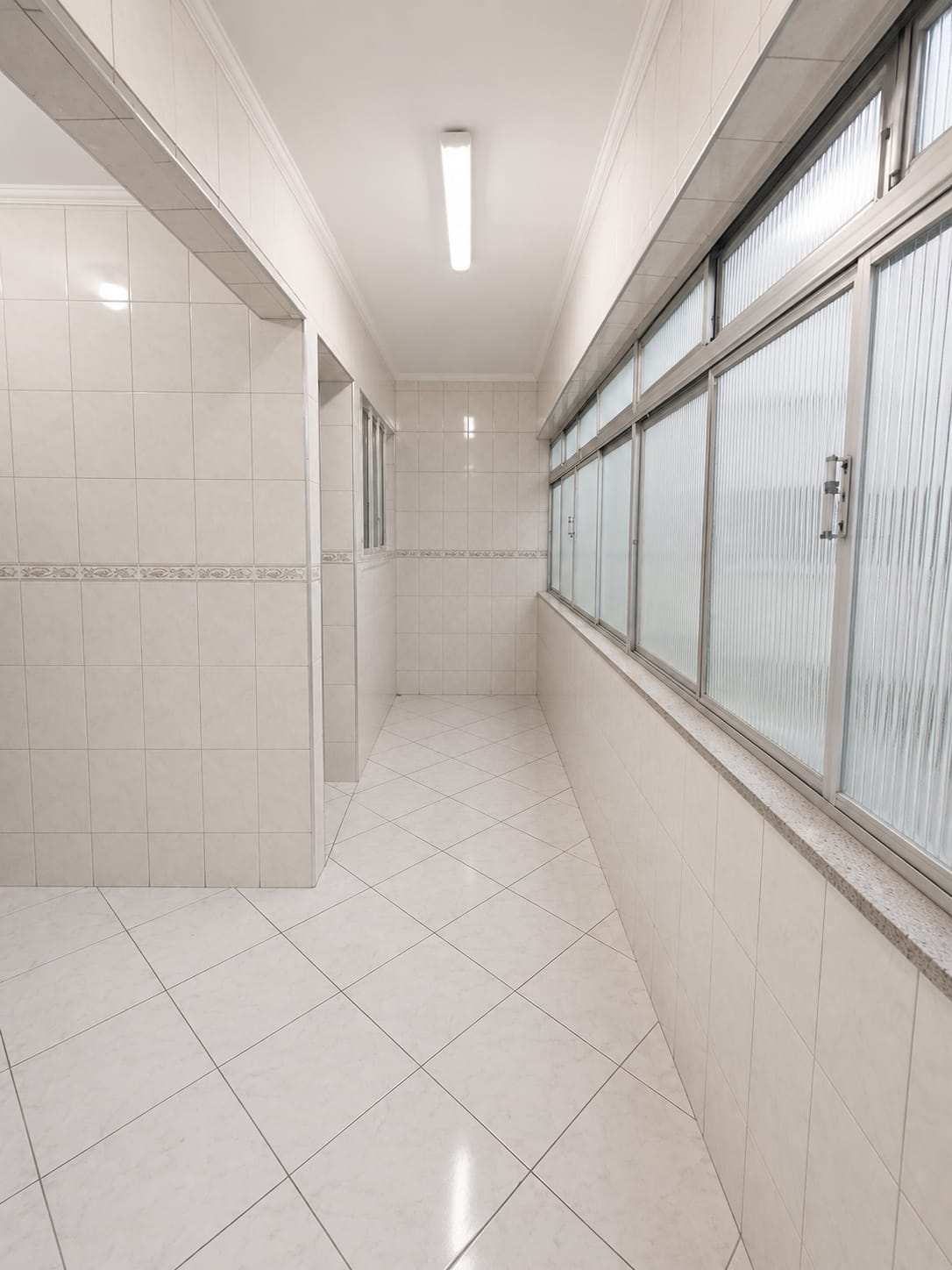 Foto do Imóvel - Lindo apartamento 03 dorms com garagem fechada e elevador no Embaré em Santos/SP