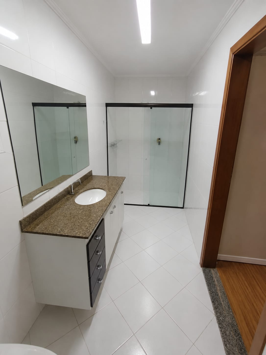Foto do Imóvel - Lindo apartamento 03 dorms com garagem fechada e elevador no Embaré em Santos/SP