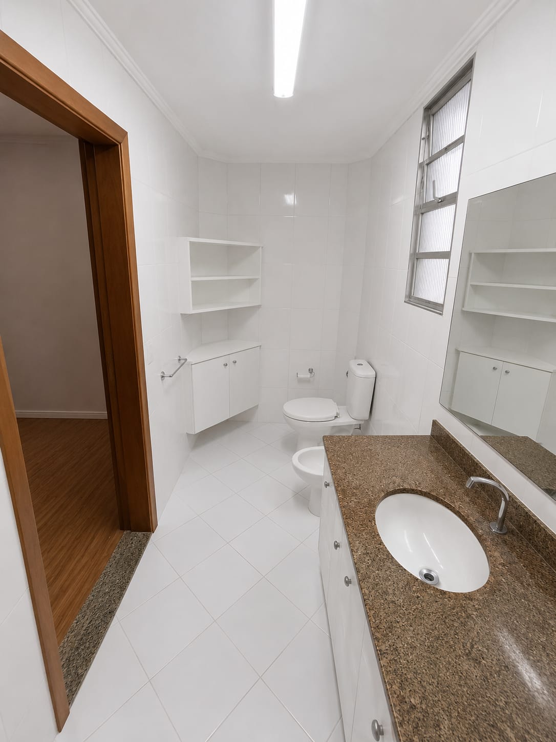 Foto do Imóvel - Lindo apartamento 03 dorms com garagem fechada e elevador no Embaré em Santos/SP