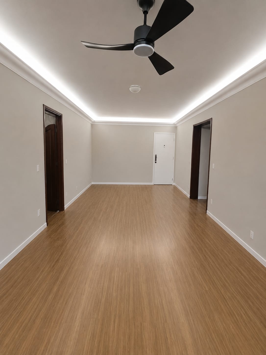Foto do Imóvel - Lindo apartamento 03 dorms com garagem fechada e elevador no Embaré em Santos/SP