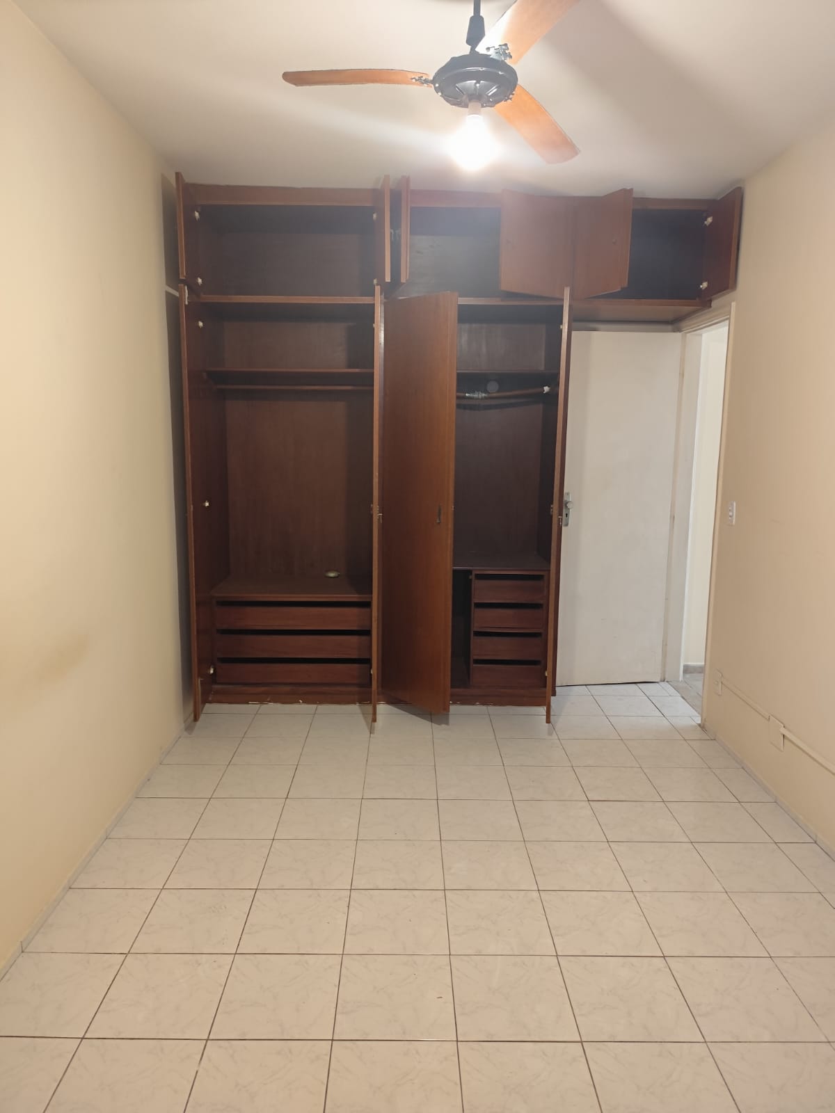 Foto do Imóvel - 02 dorms espaçoso com elevador e portaria no Embaré em Santos/SP