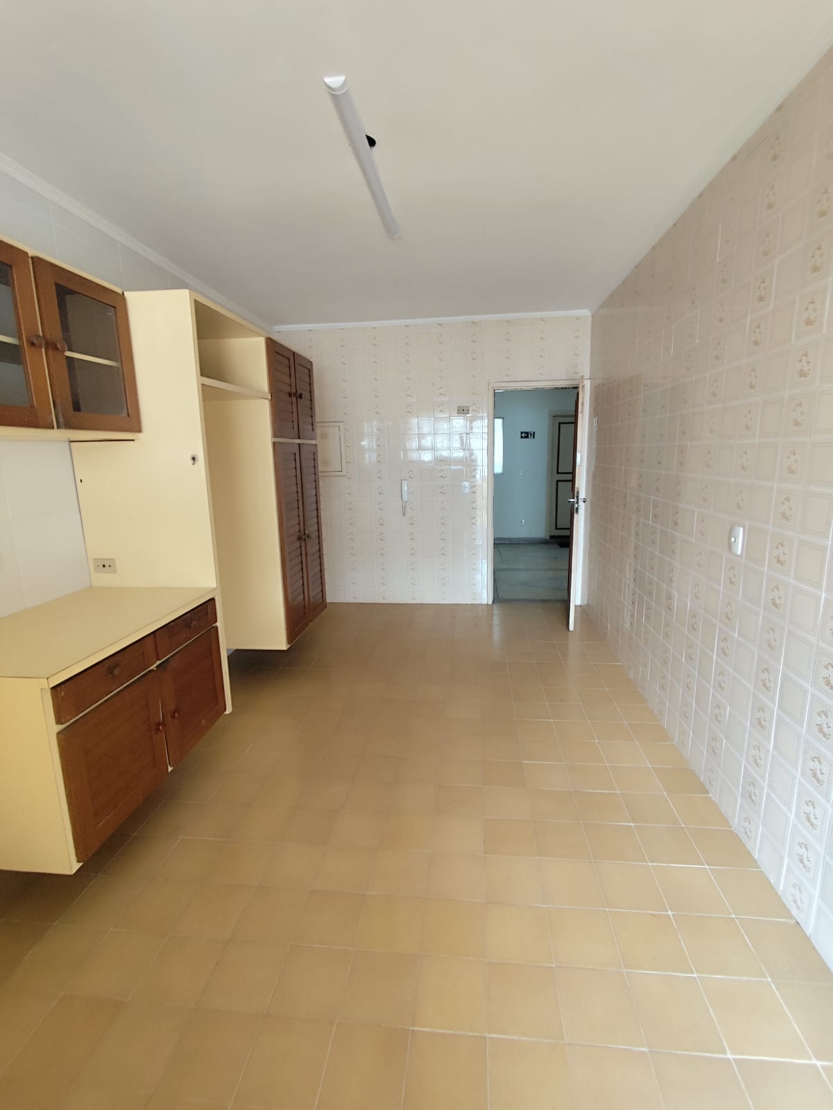 Foto do Imóvel - 02 dorms espaçoso com elevador e portaria no Embaré em Santos/SP